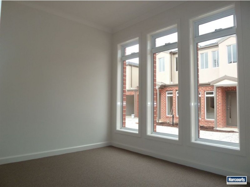 9/4 Young Road, Hallam VIC 3803