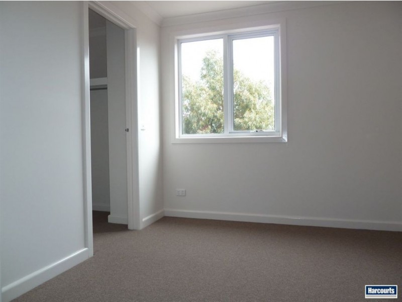 9/4 Young Road, Hallam VIC 3803