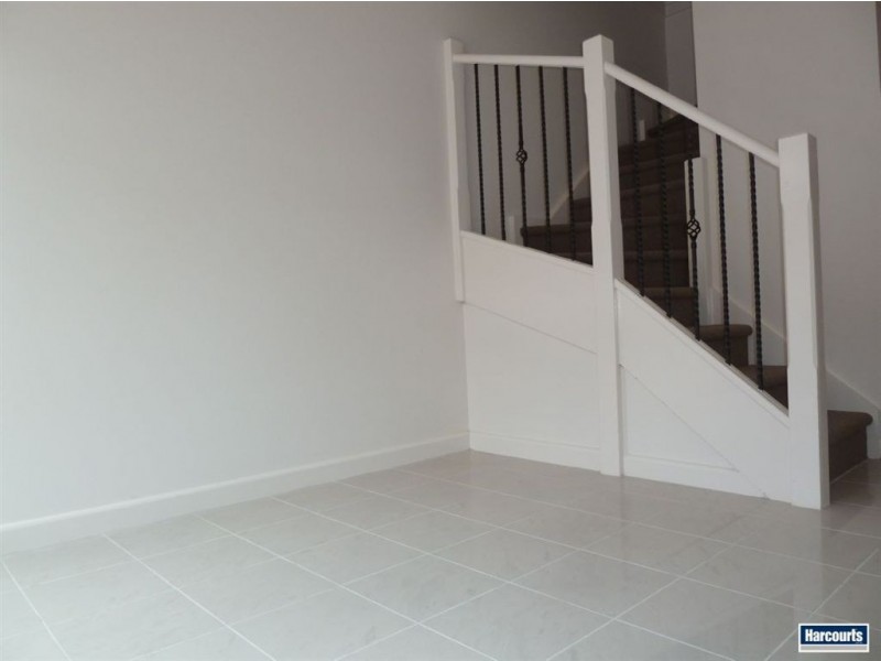 6/4 Young Road, Hallam VIC 3803