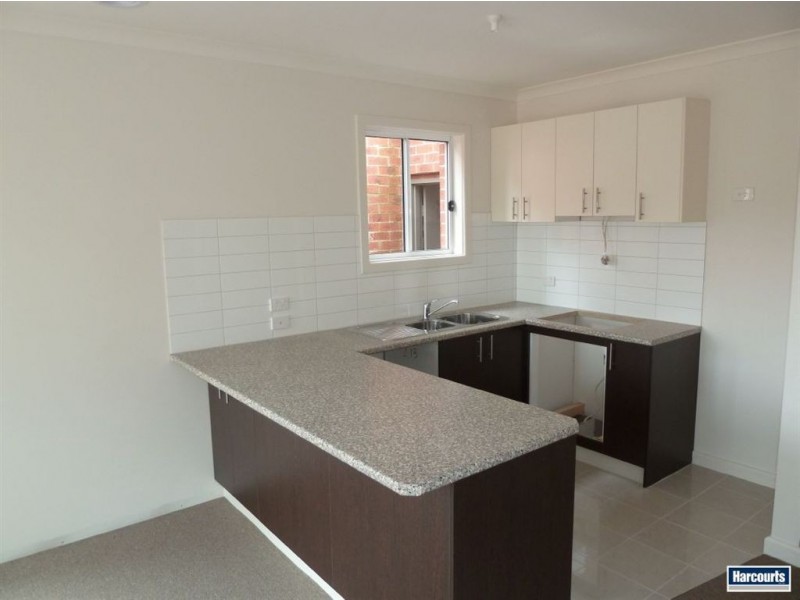 13/4 Young Road, Hallam VIC 3803