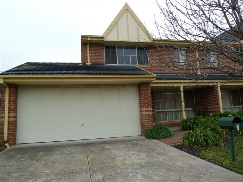 7/36 Hennessy way, Dandenong North VIC 3175