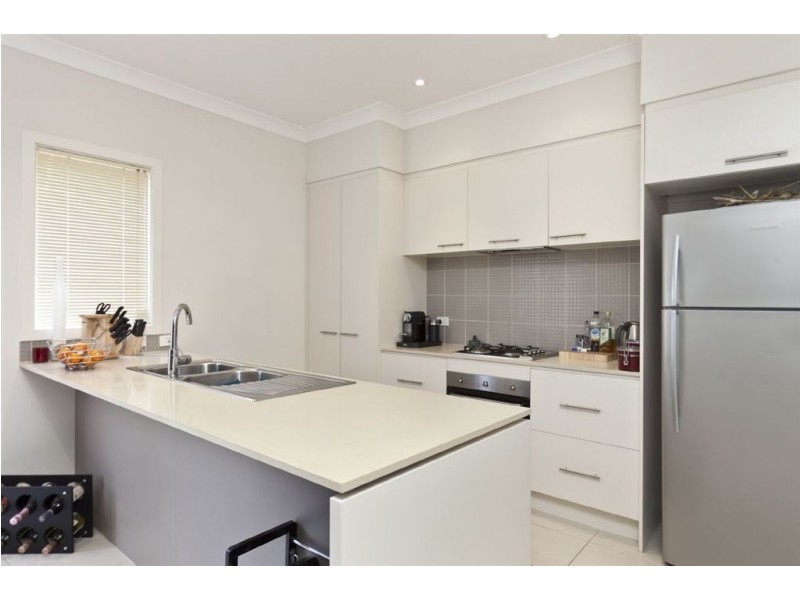 8 Manuscript Drive, Endeavour Hills VIC 3802