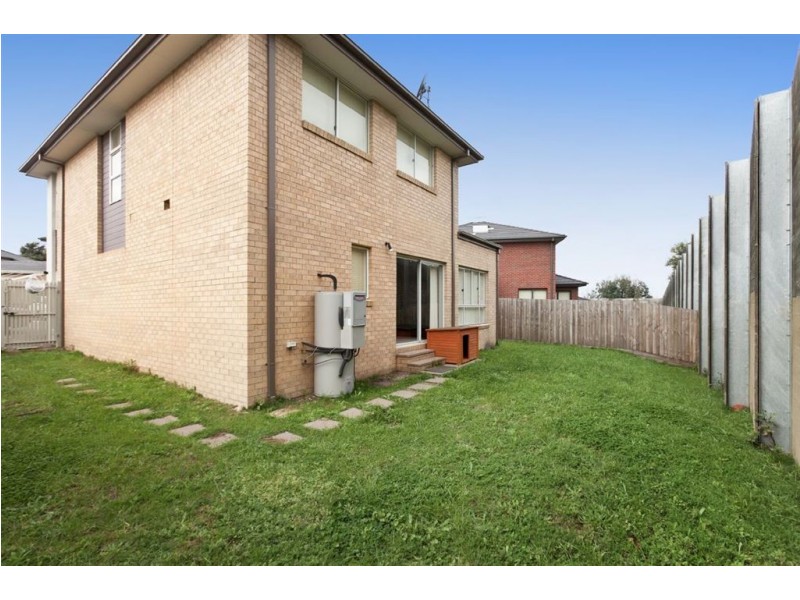 8 Manuscript Drive, Endeavour Hills VIC 3802