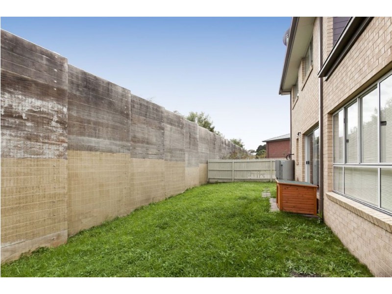 8 Manuscript Drive, Endeavour Hills VIC 3802