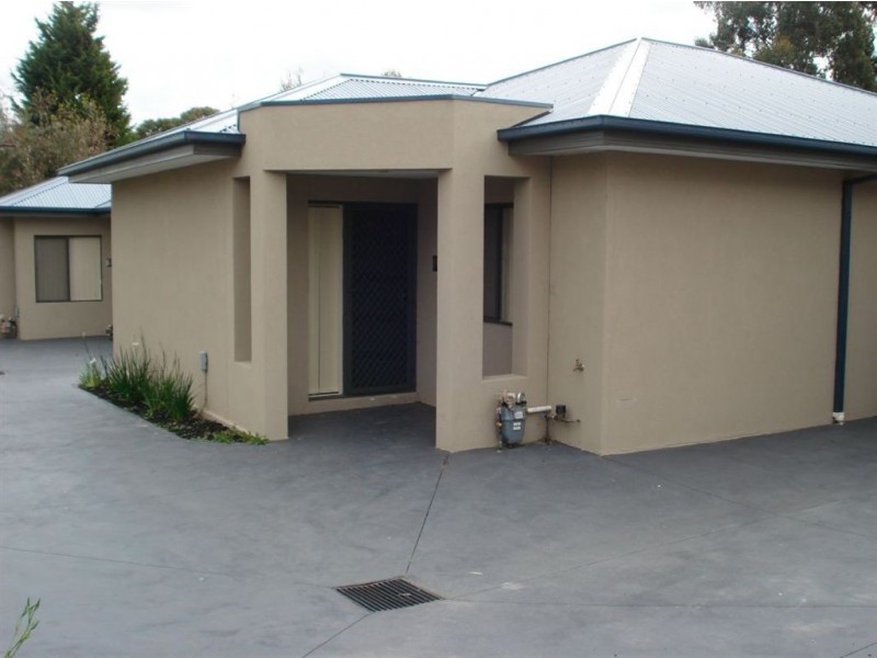 2/12 Olive Road, Eumemmerring VIC 3177