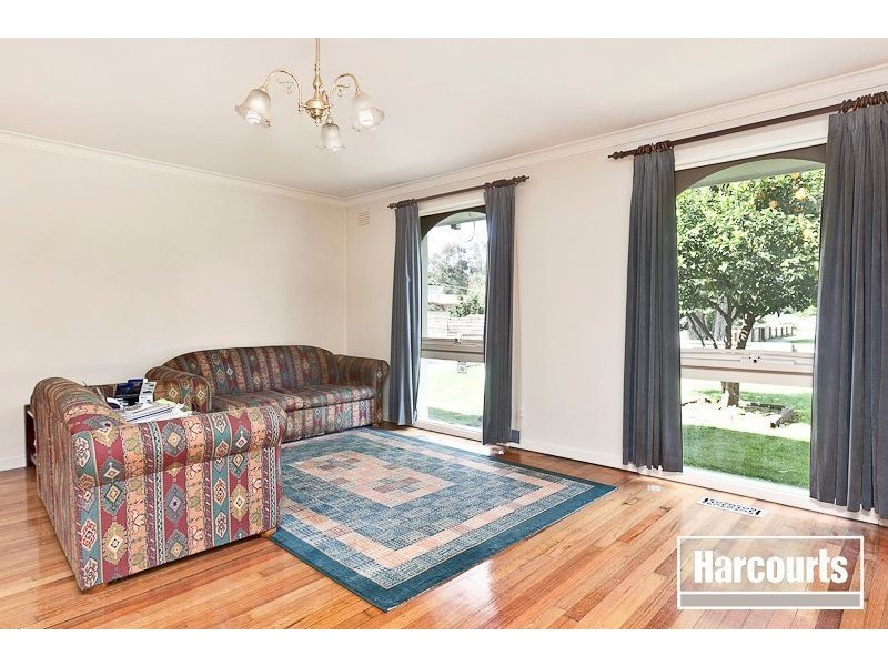 15 Roberts Road, Cranbourne VIC 3977