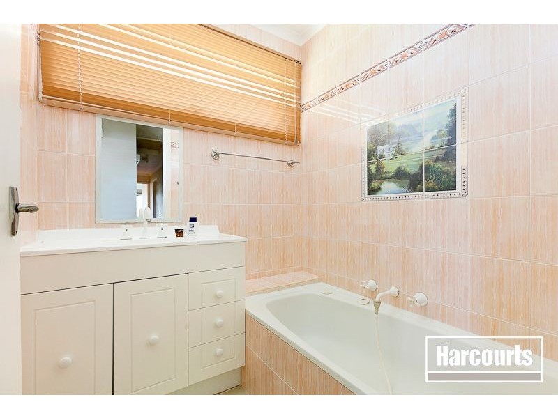 15 Roberts Road, Cranbourne VIC 3977