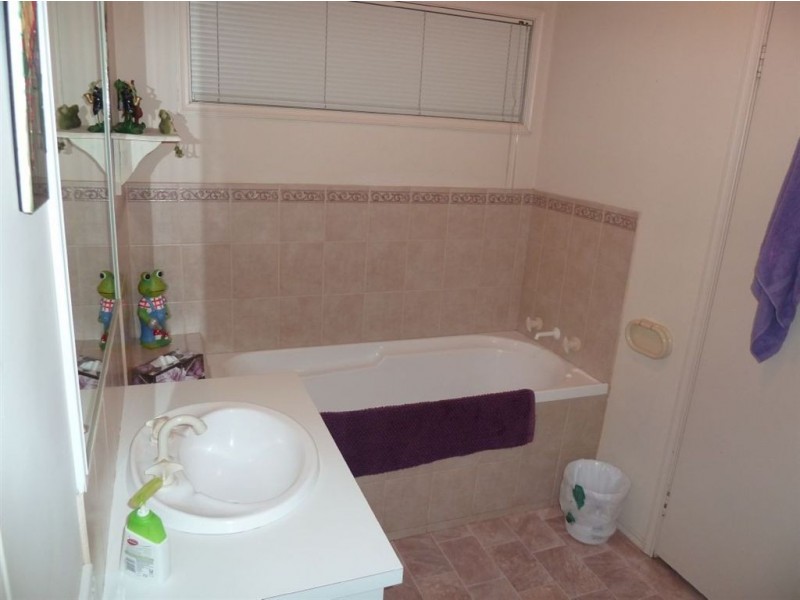 73 Greenwood Drive, Carrum Downs VIC 3201