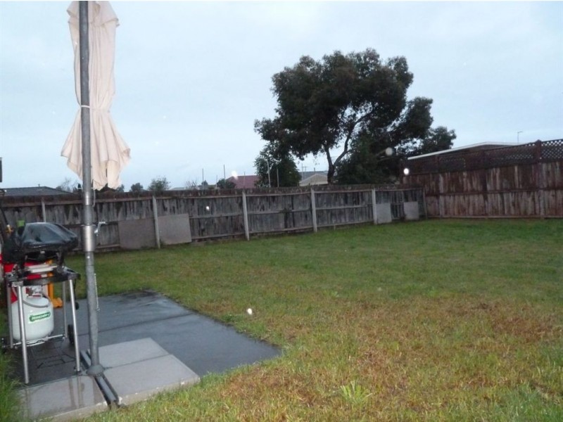 73 Greenwood Drive, Carrum Downs VIC 3201