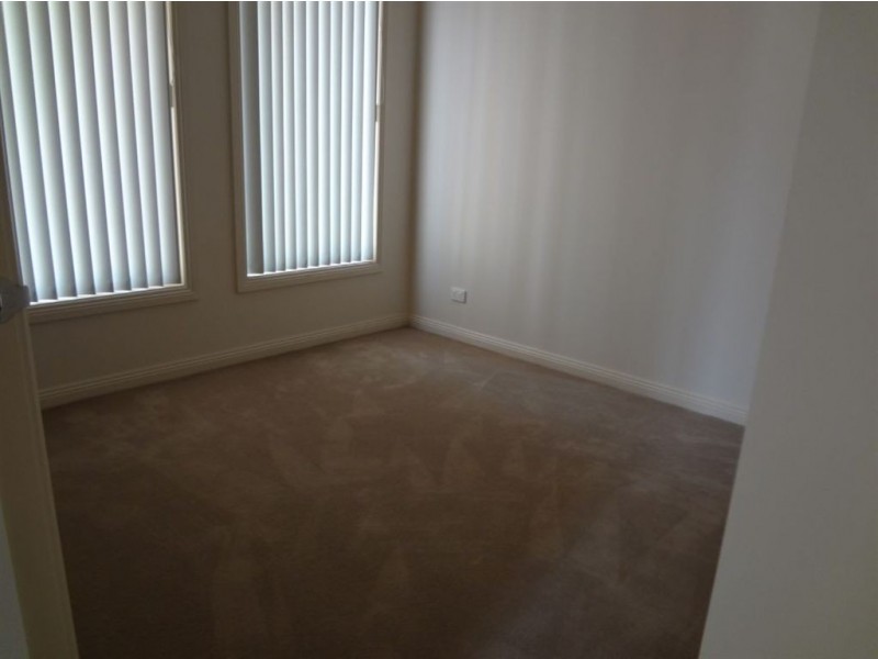 2/122 Circle Drive, Cranbourne VIC 3977