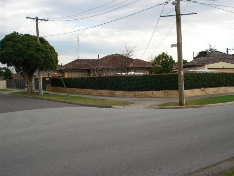 8 Dunearn Road, Dandenong North VIC 3175
