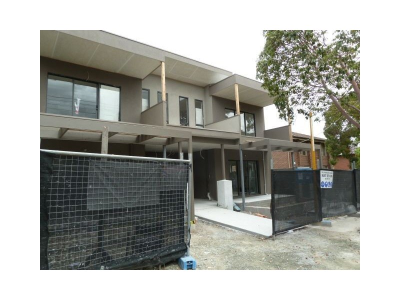 2/19 Close Avenue, Dandenong VIC 3175