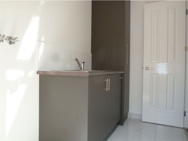 2/7 Koonalda Grove, Dandenong North VIC 3175