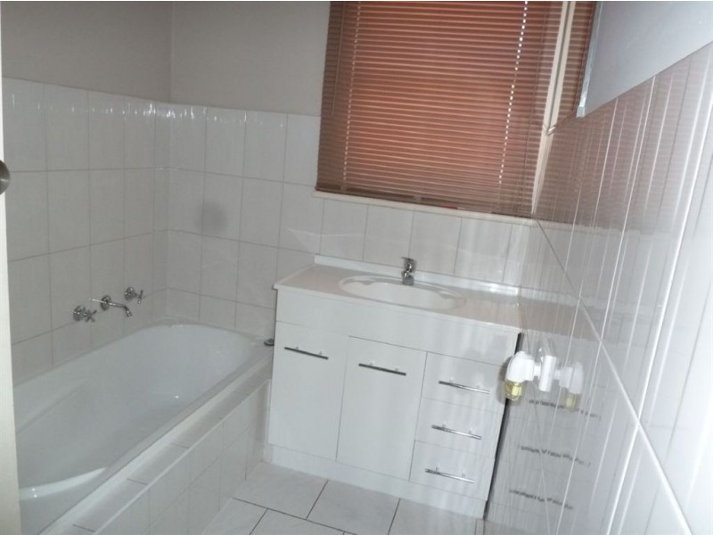 5 McNab Court, Dandenong VIC 3175