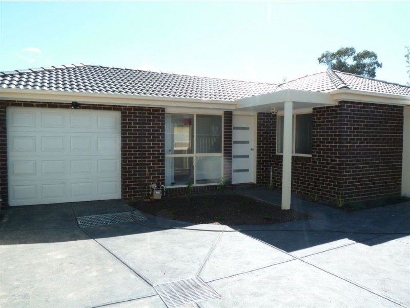 2/7 Koonalda Grove, Dandenong North VIC 3175