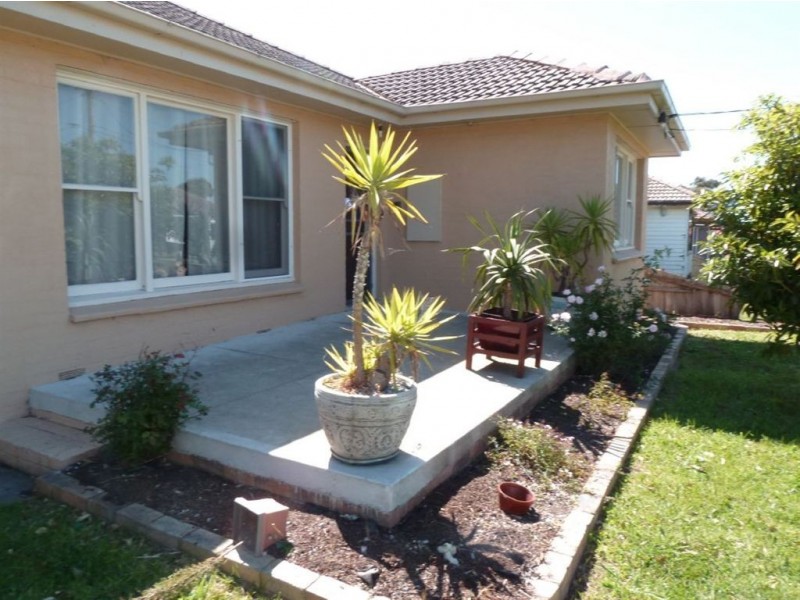 5 McNab Court, Dandenong VIC 3175