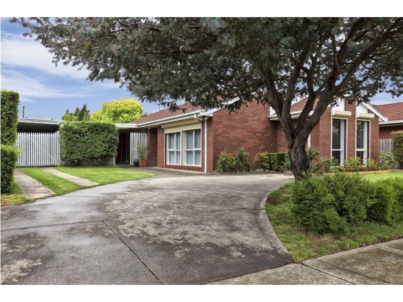 38 Strong Drive, Hampton Park VIC 3976