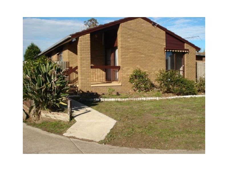 2 Bourke Road, Cranbourne VIC 3977