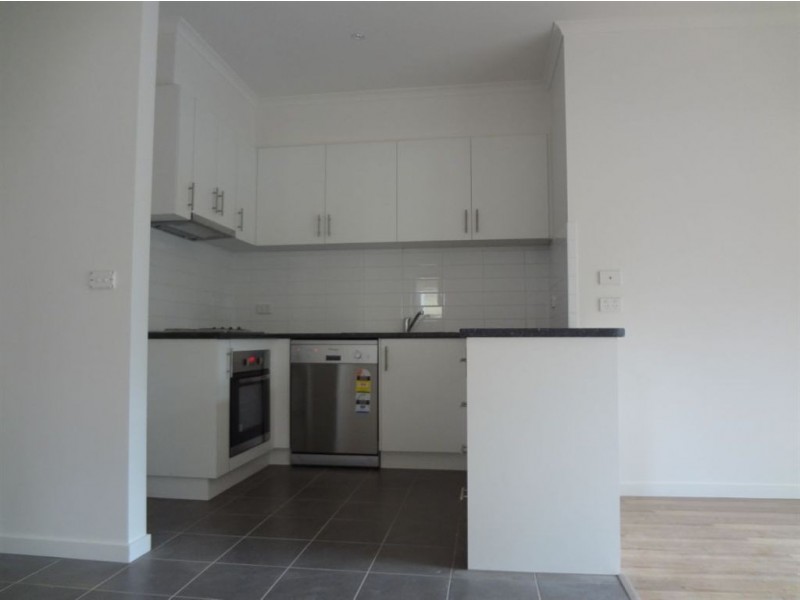 2/19 Close Avenue, Dandenong VIC 3175