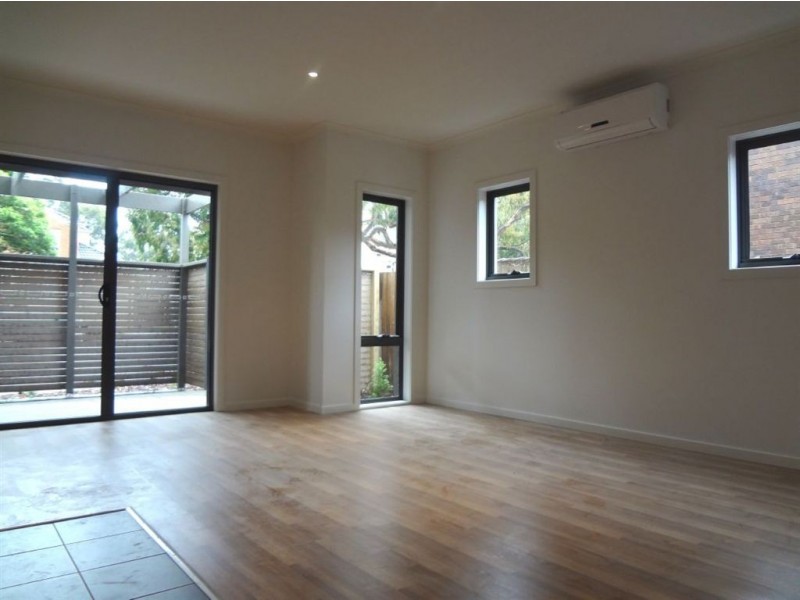 2/19 Close Avenue, Dandenong VIC 3175