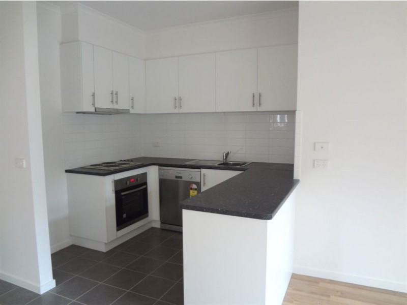 2/19 Close Avenue, Dandenong VIC 3175