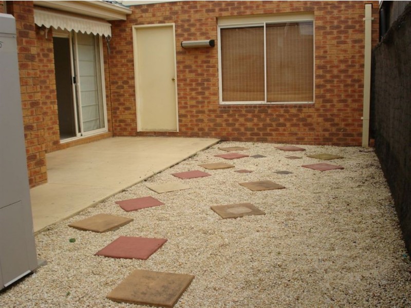2/63 Hammond Road, Dandenong VIC 3175