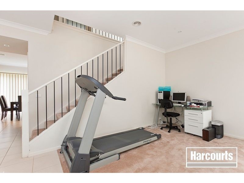 8 Manuscript Drive, Endeavour Hills VIC 3802