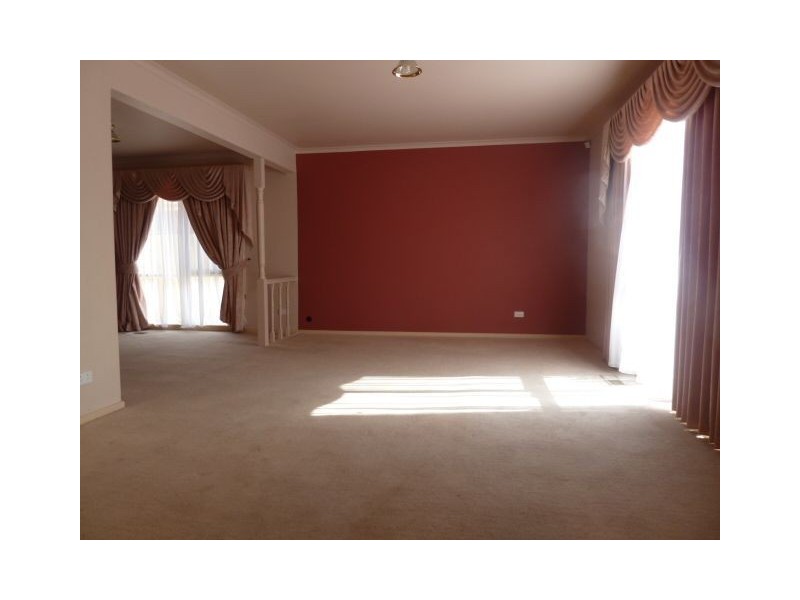 10 Snow Gum Court, Keysborough VIC 3173