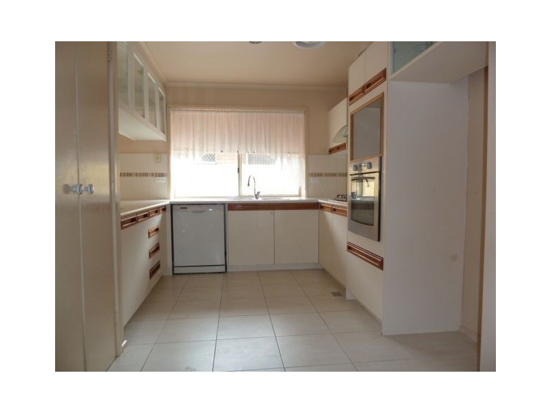 10 Snow Gum Court, Keysborough VIC 3173