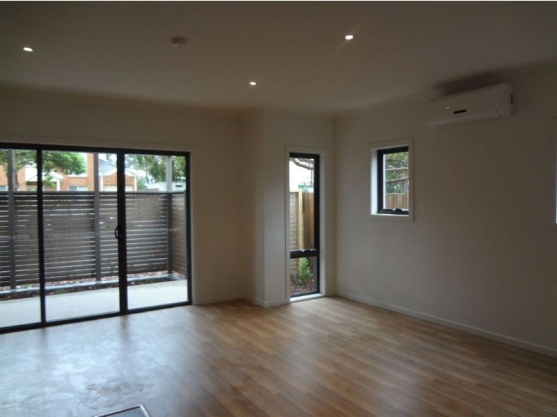 2/19 Close Avenue, Dandenong VIC 3175