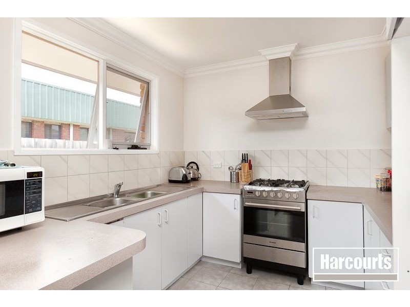 2/31 Canberra Avenue, Dandenong VIC 3175