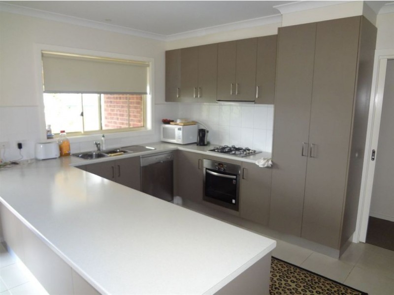 31 Jeffrey Street, Dandenong North VIC 3175