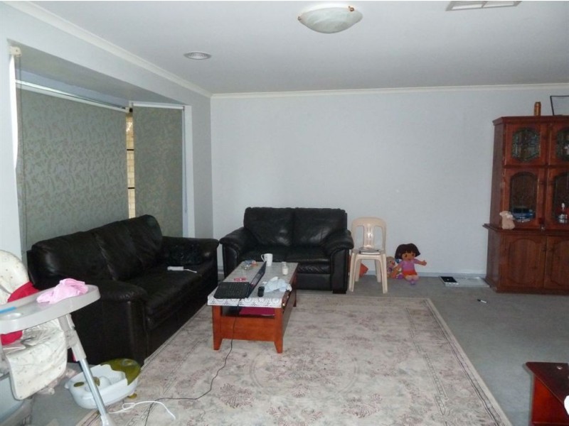 16 Beech Place, Hallam VIC 3803