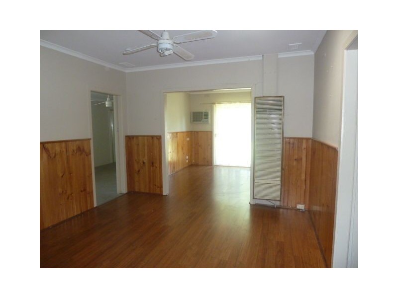 4 Latham Crescent, Dandenong North VIC 3175