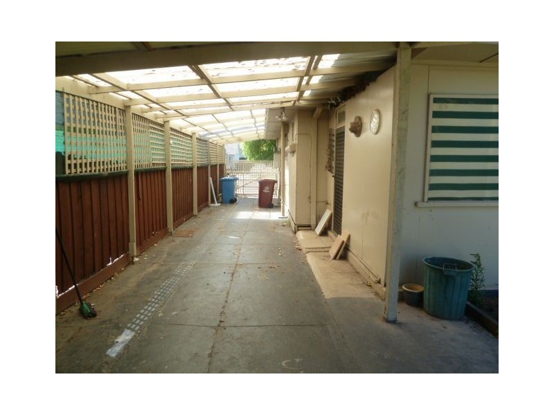 4 Latham Crescent, Dandenong North VIC 3175