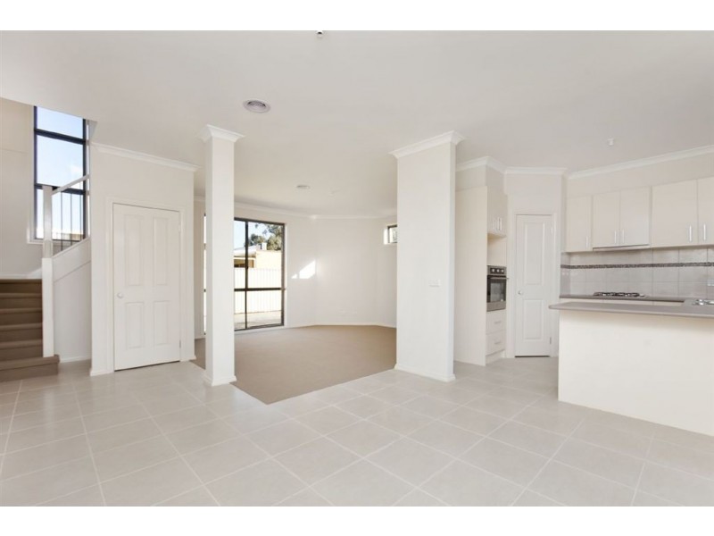 2/6 Adelaide Street, Dandenong VIC 3175