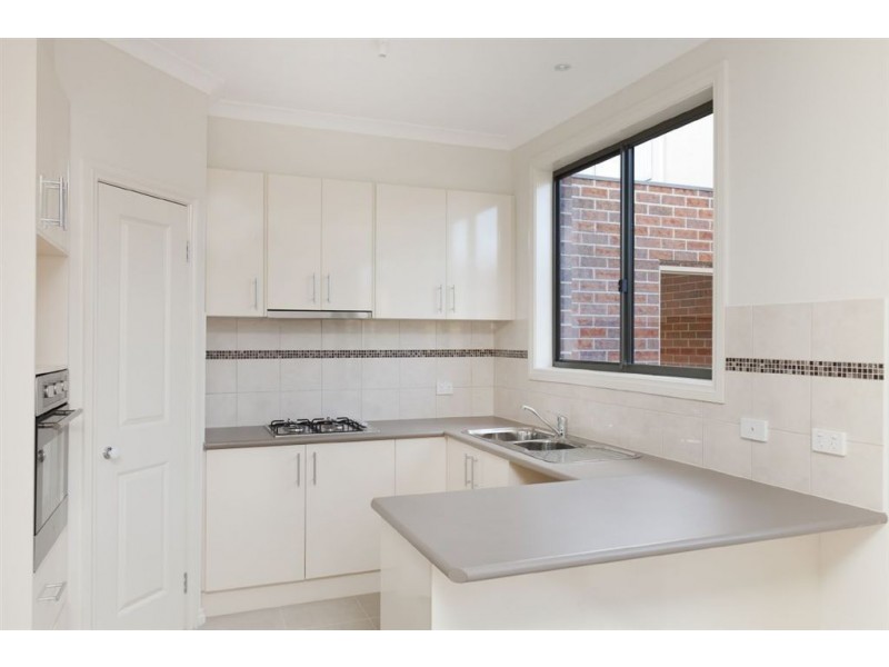 2/6 Adelaide Street, Dandenong VIC 3175