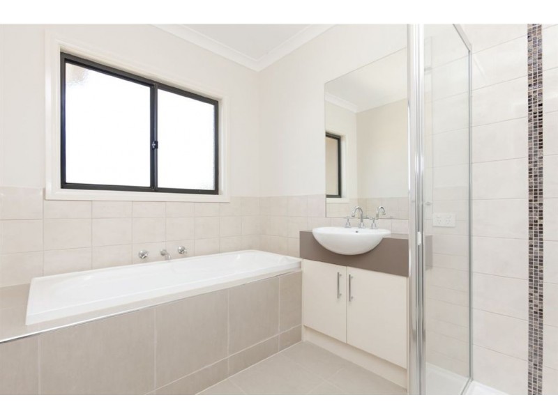 2/6 Adelaide Street, Dandenong VIC 3175