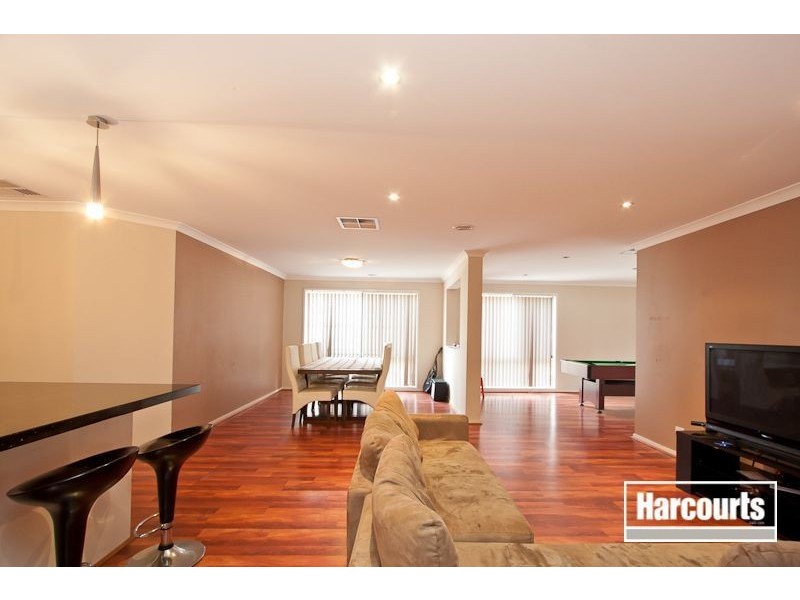 156 Paterson Drive, Lynbrook VIC 3975