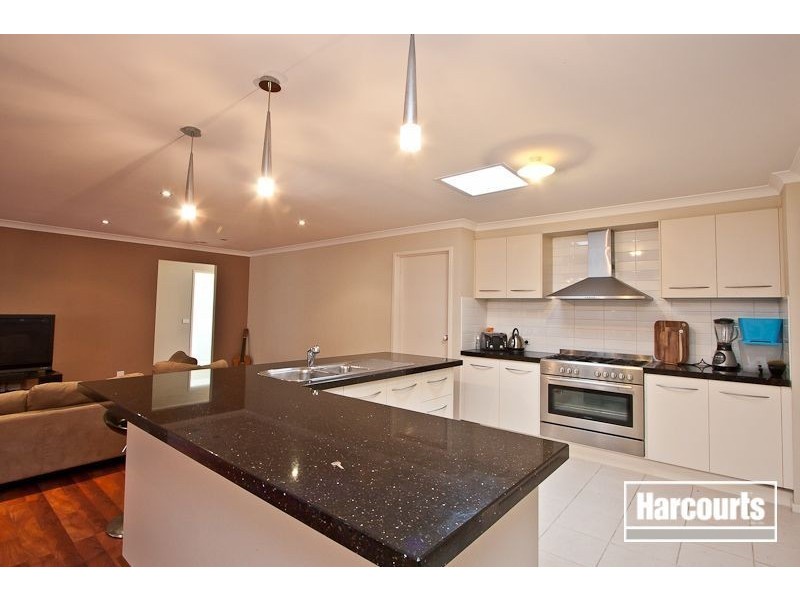 156 Paterson Drive, Lynbrook VIC 3975