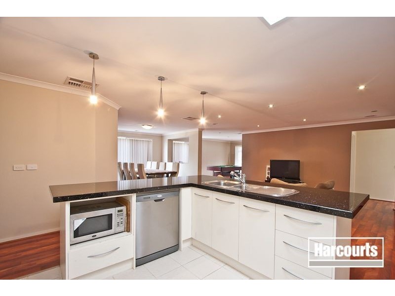 156 Paterson Drive, Lynbrook VIC 3975