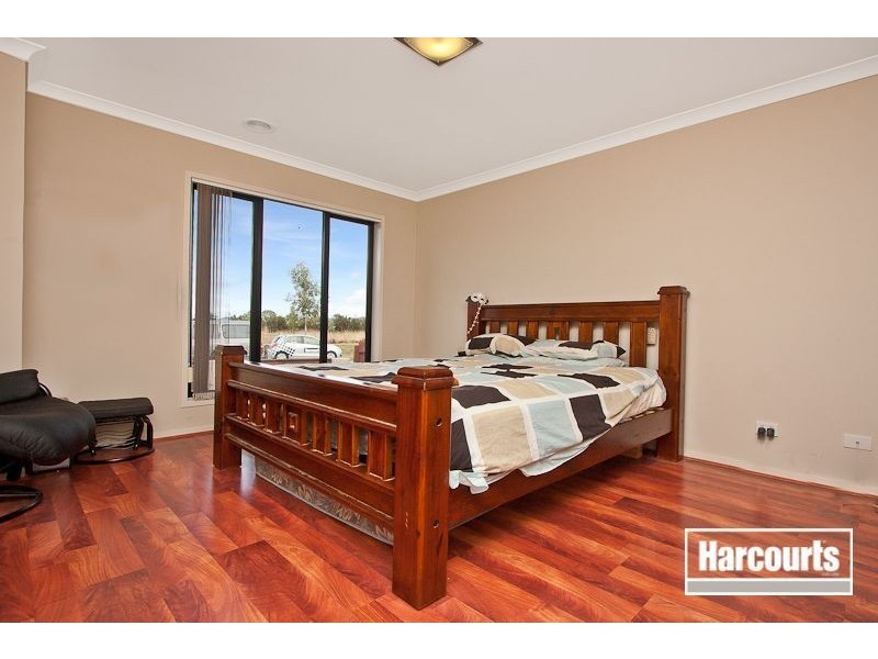 156 Paterson Drive, Lynbrook VIC 3975