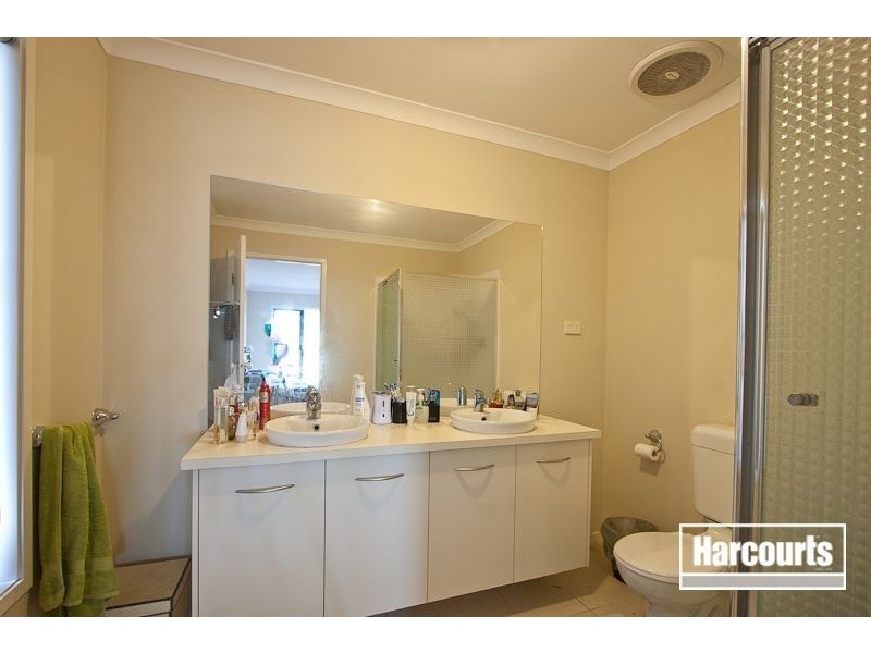 156 Paterson Drive, Lynbrook VIC 3975