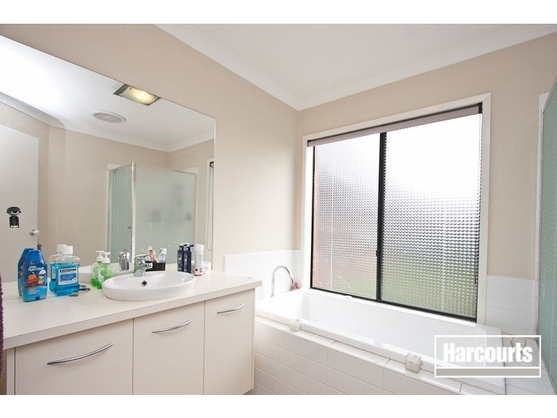 156 Paterson Drive, Lynbrook VIC 3975