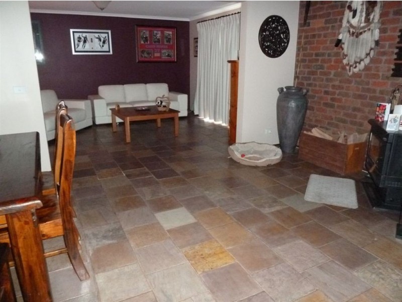 8 Dalbury Place, Narre Warren North VIC 3804