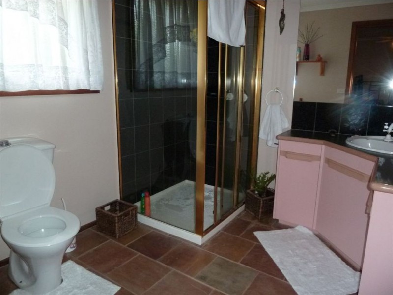 8 Dalbury Place, Narre Warren North VIC 3804