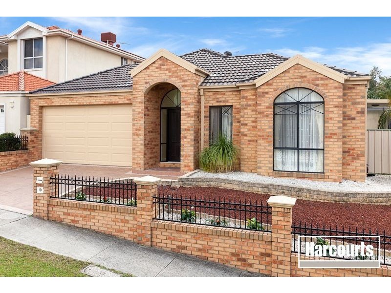 18 Renee Avenue, Endeavour Hills VIC 3802