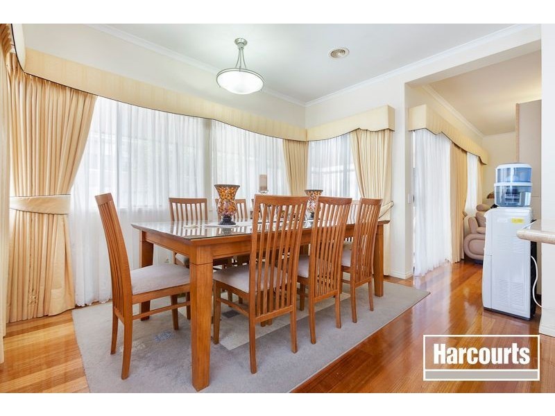 18 Renee Avenue, Endeavour Hills VIC 3802
