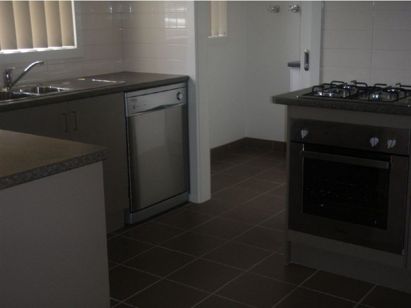 2/5 Jolly Street, Dandenong VIC 3175