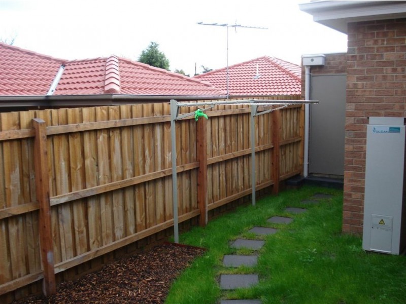 2/5 Jolly Street, Dandenong VIC 3175